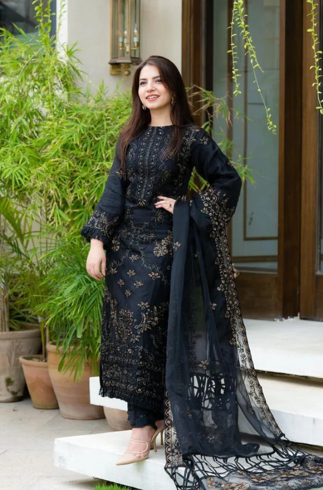 Lawn Stuff By MARYAM MARIA