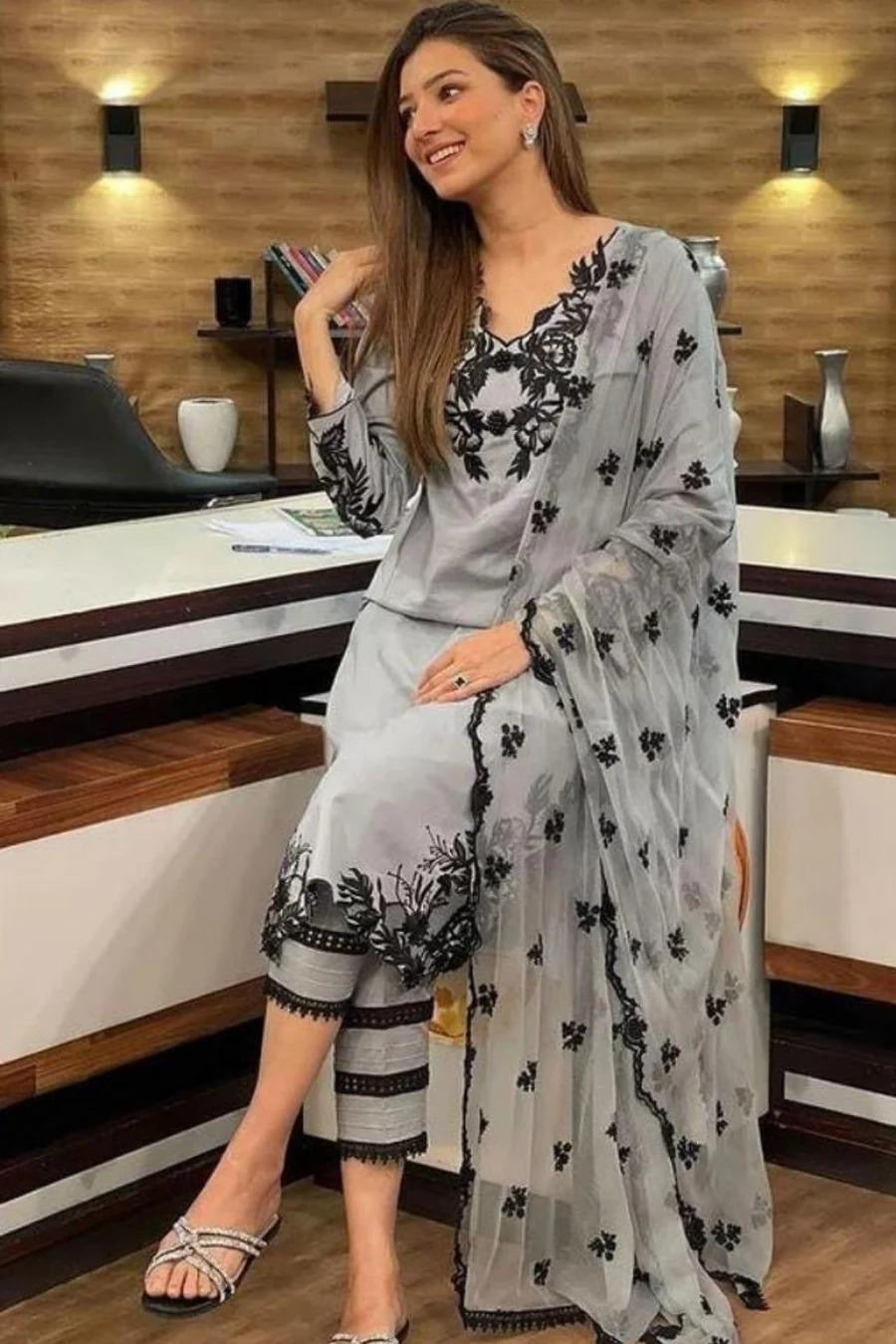 Lawn Stuff By Agha Noor